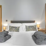 Lambhowe Lodge, District Luxury Hideaway *