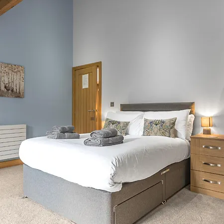 Lambhowe Lodge, District Luxury Hideaway