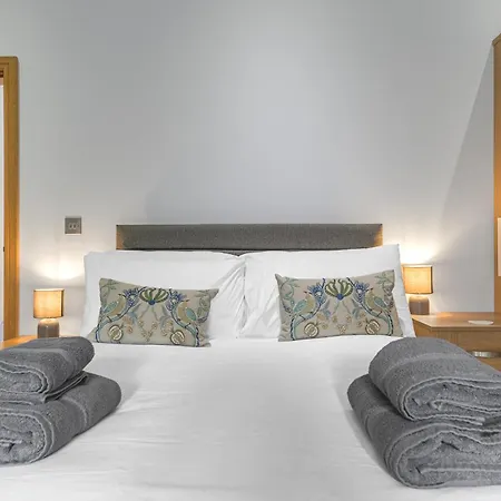 Lambhowe Lodge, District Luxury Hideaway *