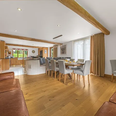 Lambhowe Lodge, District Luxury Hideaway *