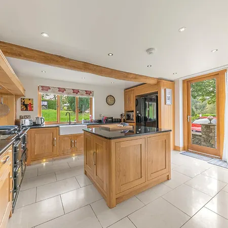 Lambhowe Lodge, District Luxury Hideaway *