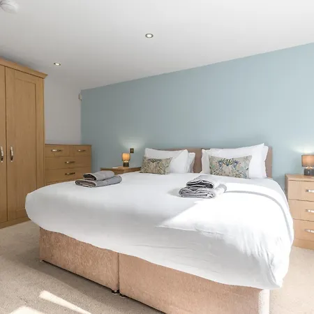 Lambhowe Lodge, District Luxury Hideaway بيت للعطل