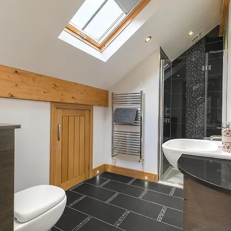 Lambhowe Lodge, District Luxury Hideaway Bowland Bridge