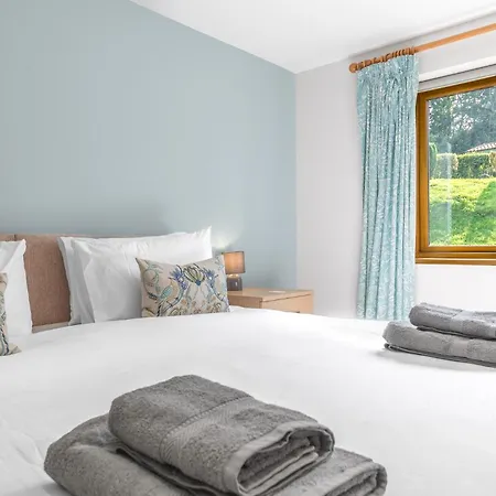 Lambhowe Lodge, District Luxury Hideaway *