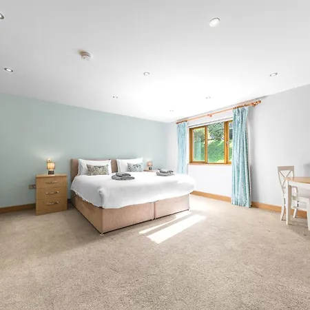 Lambhowe Lodge, District Luxury Hideaway