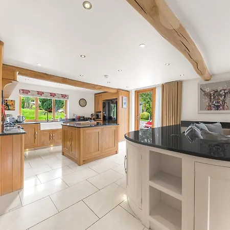 Lambhowe Lodge, District Luxury Hideaway *