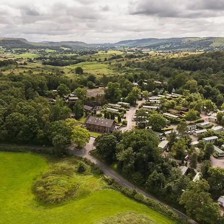 Lambhowe Lodge, District Luxury Hideaway بيت للعطل *